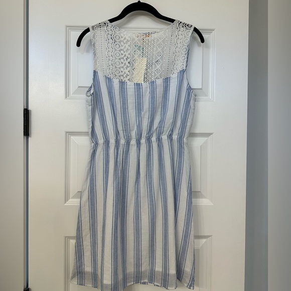 Skies are Blue Dress - Picture 2 of 3